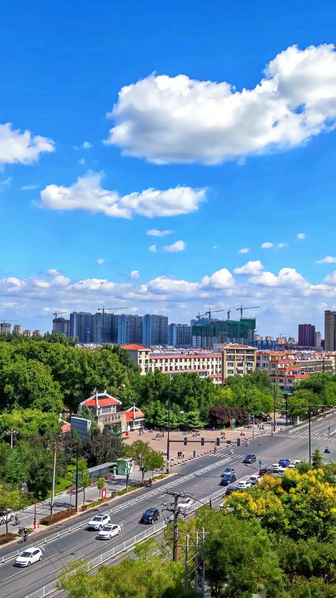 古城邢台，古装演员凝望历史长河